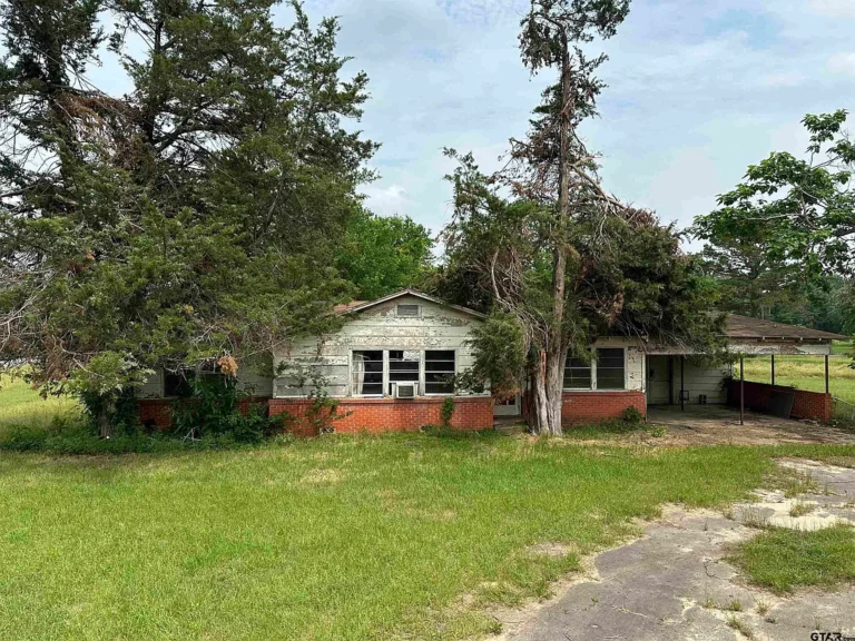 Bed, 2 Bath on a Peaceful Lot