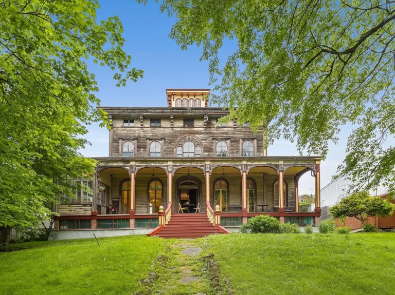 The Gustav Mayer house