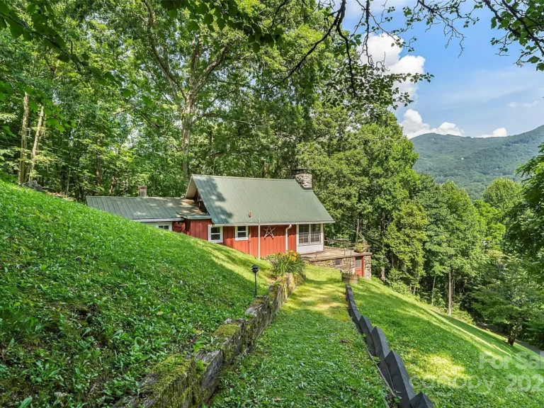 8.89 Acres in the Heart of Maggie Valley