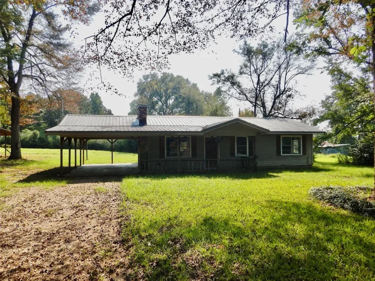 Country Living with Room to Grow!