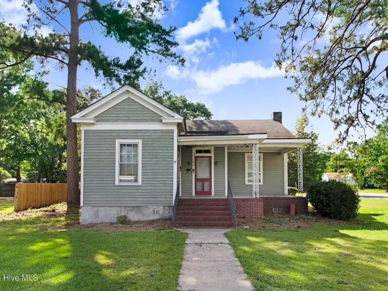 Charming 3-Bedroom, 2-Bath Home in the Heart of La Grange – Great Investment Opportunity!