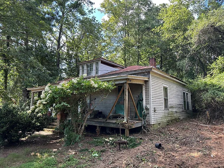 This property will be sold at a public absolute auction