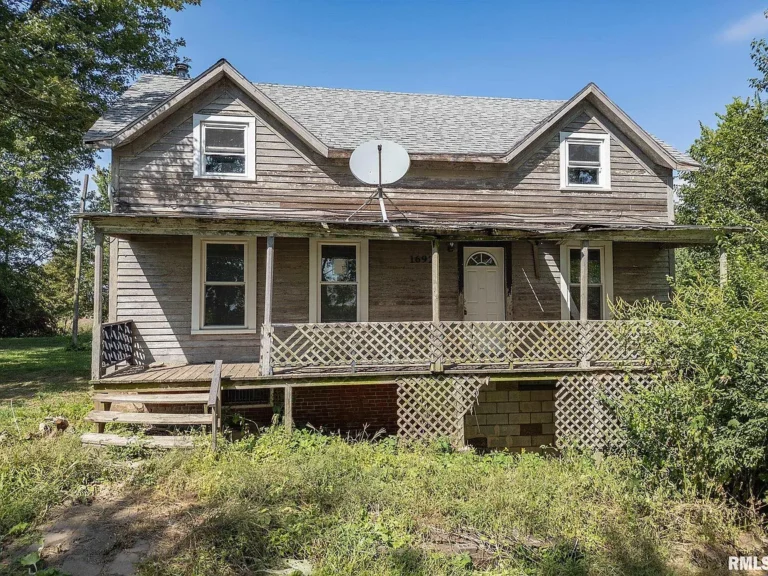 Investor Special! 1.28-Acre Rural Property with Utilities & Upgrades