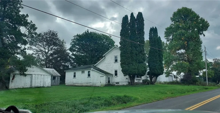 Historic 1875 Farmhouse on 1.1 Acres in Jordan Region