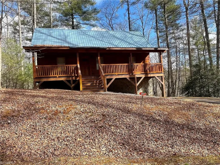 Beautiful Wooded Homesite Near Fairystone State Park