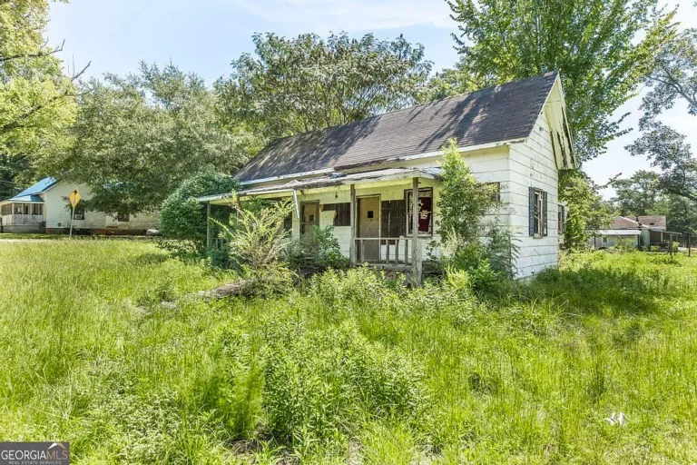 Blank Canvas with Endless Potential