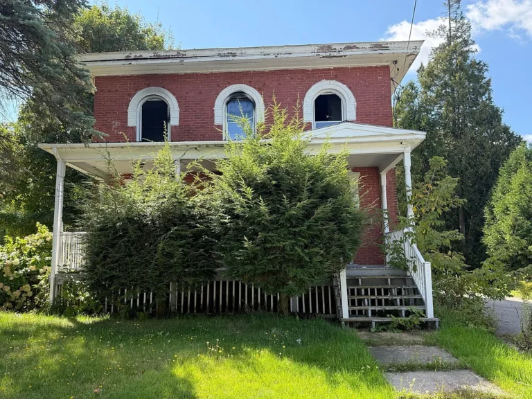 Large carriage style garage