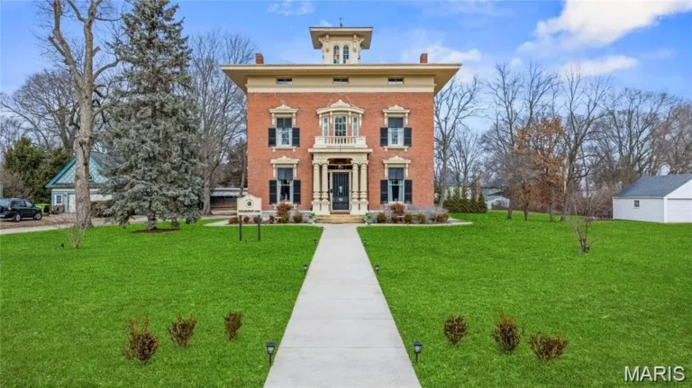 Villa Dewolf — A Masterpiece of History, Hospitality & Grandeur