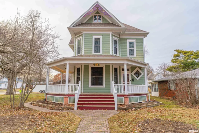 Captivating 1904 Victorian Corner Lot | Mt. Pulaski, IL