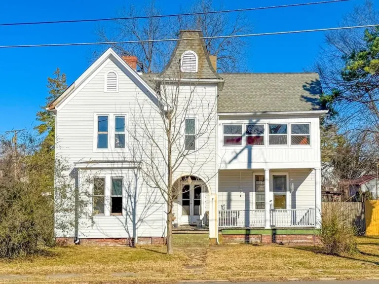 Queen Anne Restoration Opportunity | Crewe, VA