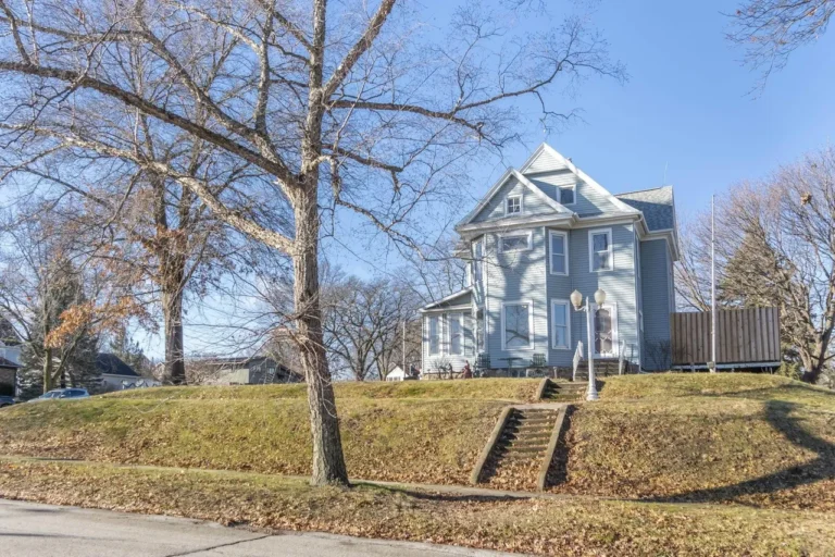 Historic 1890 Victorian with 4-Stall Garage