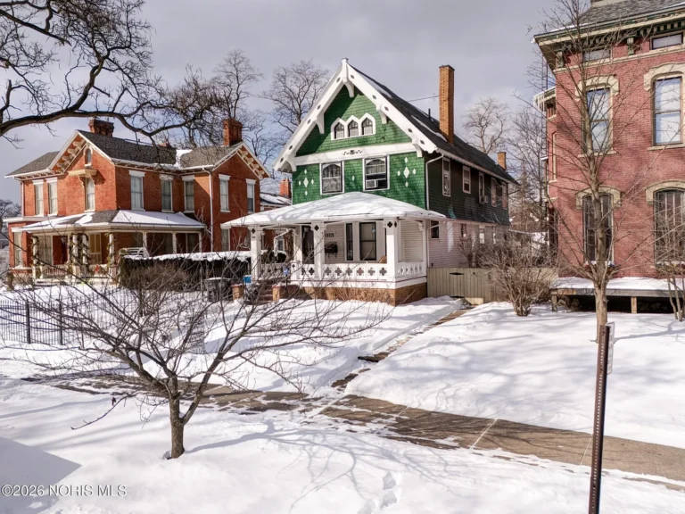 Online-Only Auction | Stunning 1909 Victorian for $49,900