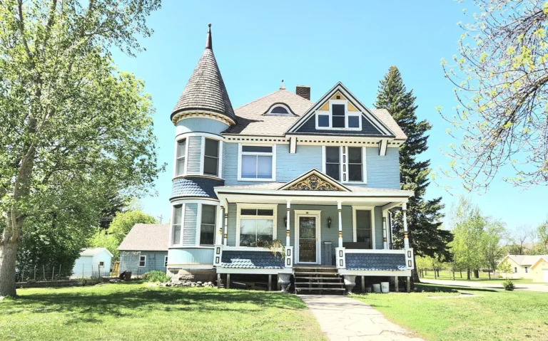 Move-In Ready 1898 Queen Anne Victorian: $269,900
