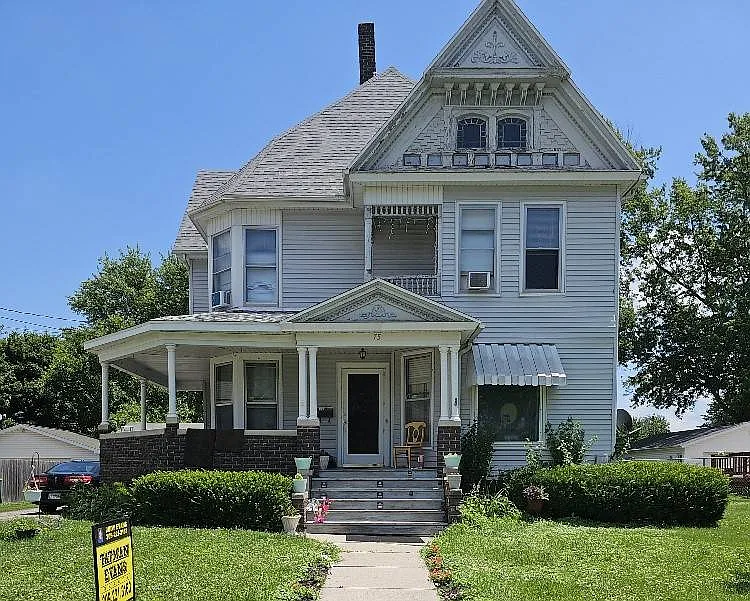 Classic 1900 Victorian with Timeless Charm