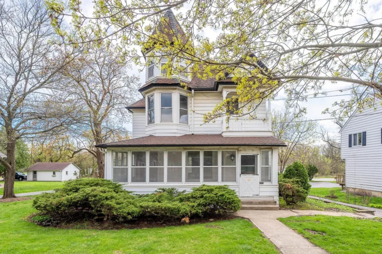 4-Bedroom Home – Spacious Layout with Value-Add Potential