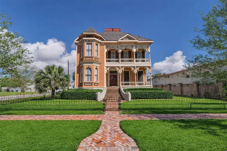 Historic Coastal Cottage in Galveston, TX – 4 bed 3 bath