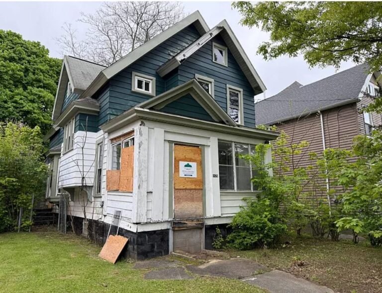 “The Preservationist’s Calling: A Historic 1920 Victorian Awaiting Its Renaissance | $30,000”