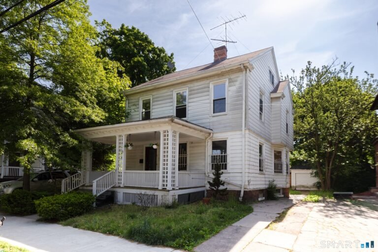 Equity Builder in Edgewood Park: A 1940 New Haven Colonial Awaiting Modern Renewal