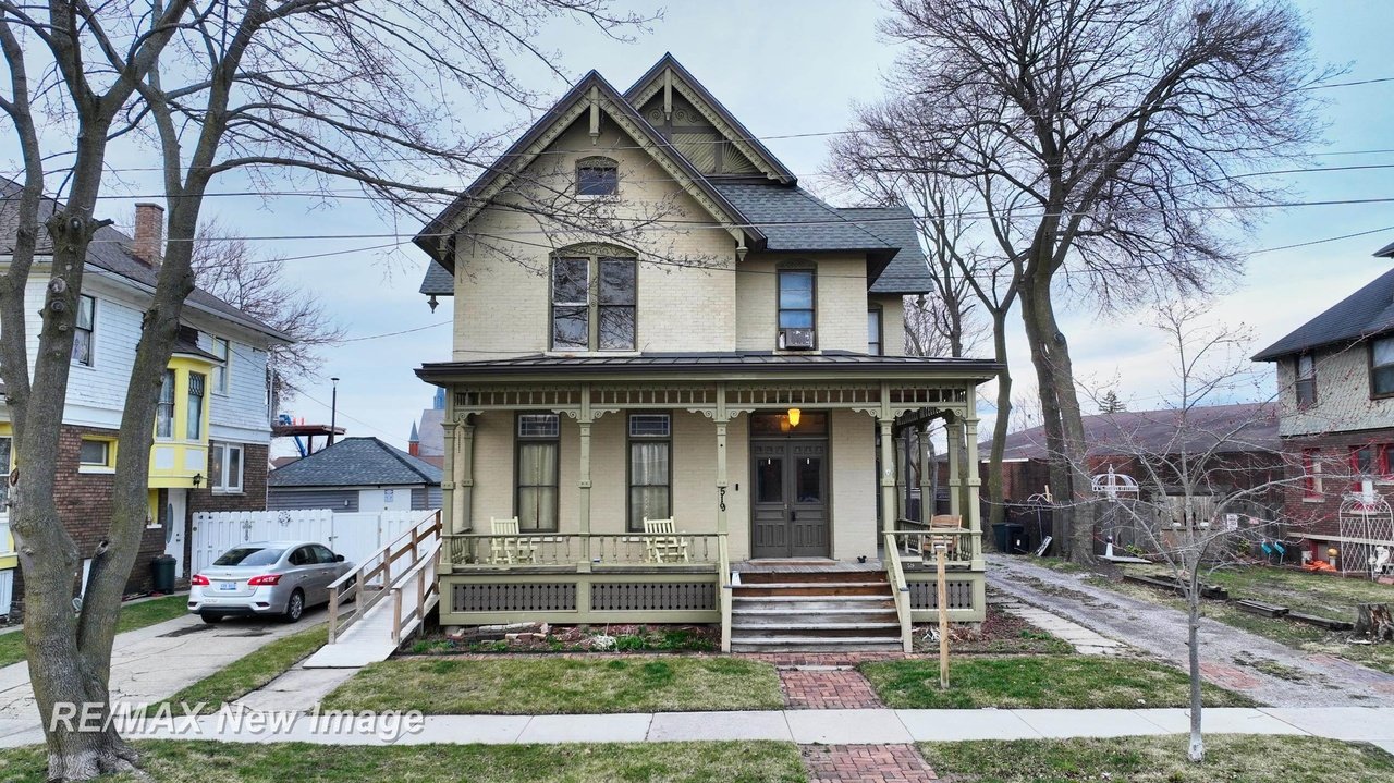 Multi-Generational Majesty: Inside the 1884 Dr. Freeman House—Where Gilded Age Drama Meets Modern Comfort