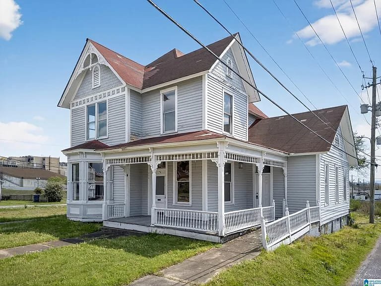 Transoms, Hardwoods, and Five Hearths: A 3,248-Square-Foot Masterpiece Awaiting Revival