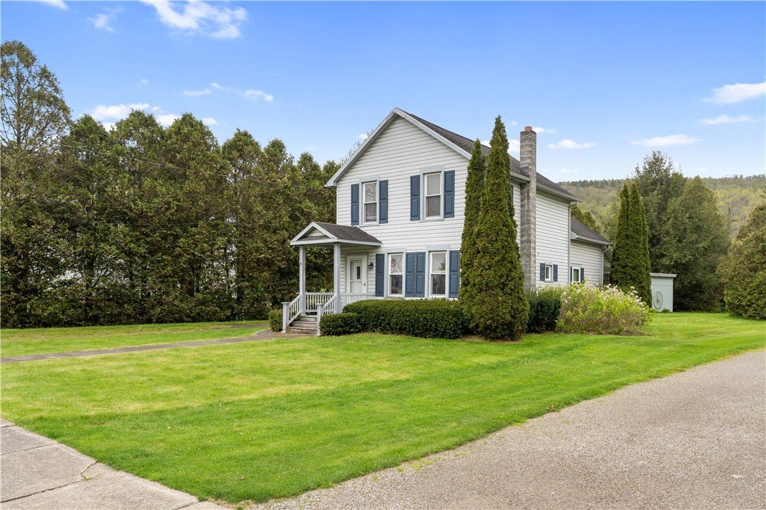 An Authentic 1840 Cottage on Over Half an Acre: Your Affordable Gateway to Homeownership