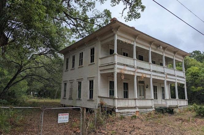 The House of Shimmering Pine: A Historic 1884 Florida Victorian Awaiting its Revival