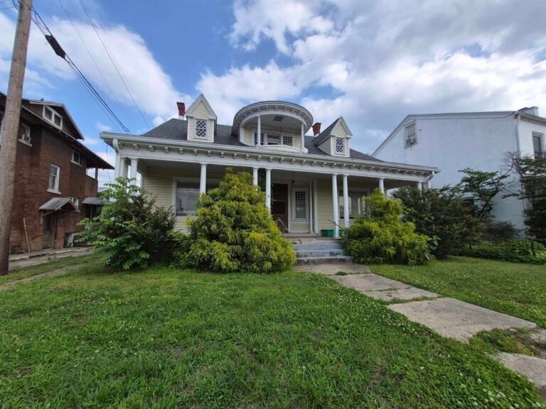 1910 Craftsman Masterpiece in Historic Vincennes: A 2,500-Sq.-Ft. Equity Builder for $52,900