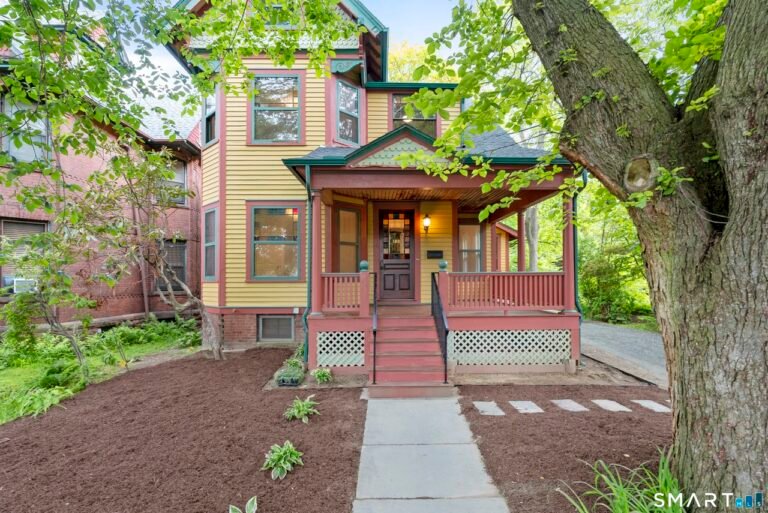 The Northside Alliance Queen Anne: 1890 Historic Landmark  – Offered at $399,900