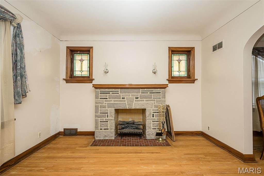 Listed by: Tamika G Evans 314-384-2440, Elevate Realty, LLC