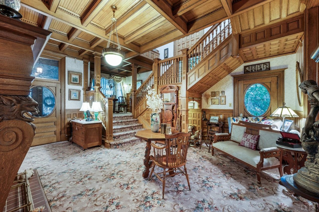 Listed by: Martin Donovan 727-512-1704