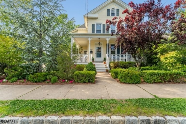 A Piece of Local History: Historic 1914 Estate with Mayoral Provenance | $130,000