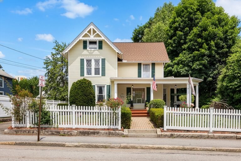 Early-20th-Century New England Traditional: Offered at $350,000