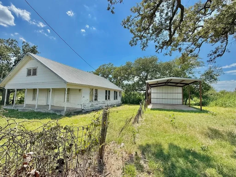 Affordable Country Farmhouse on 1 Acre