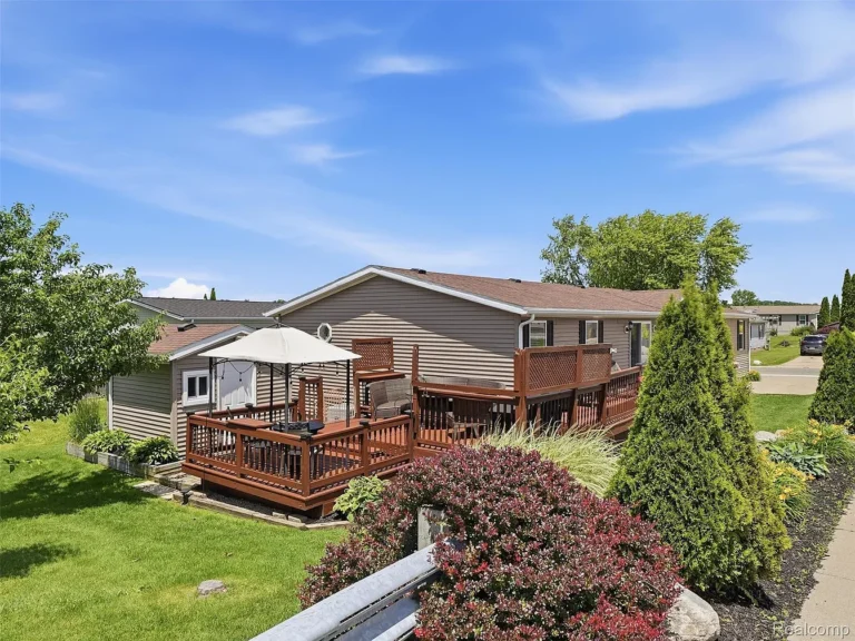 Spacious 4BR in Northville Crossing