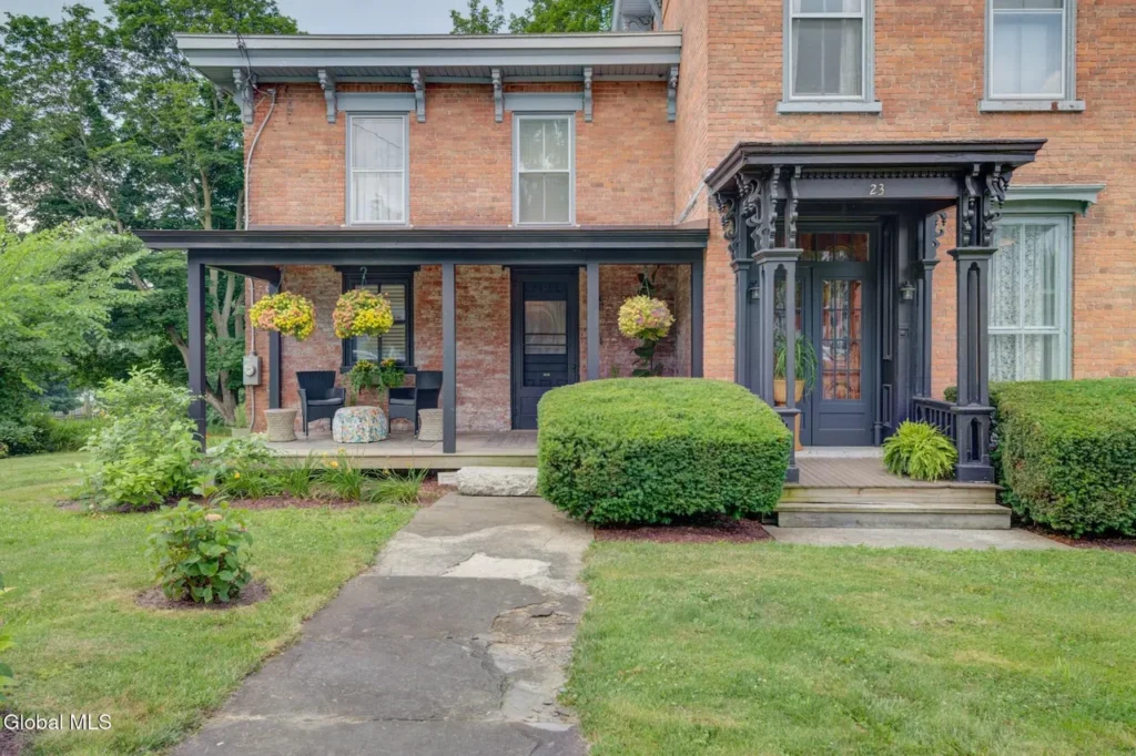 Listed by Amy MonkBrokered by Krutz Properties, Llc